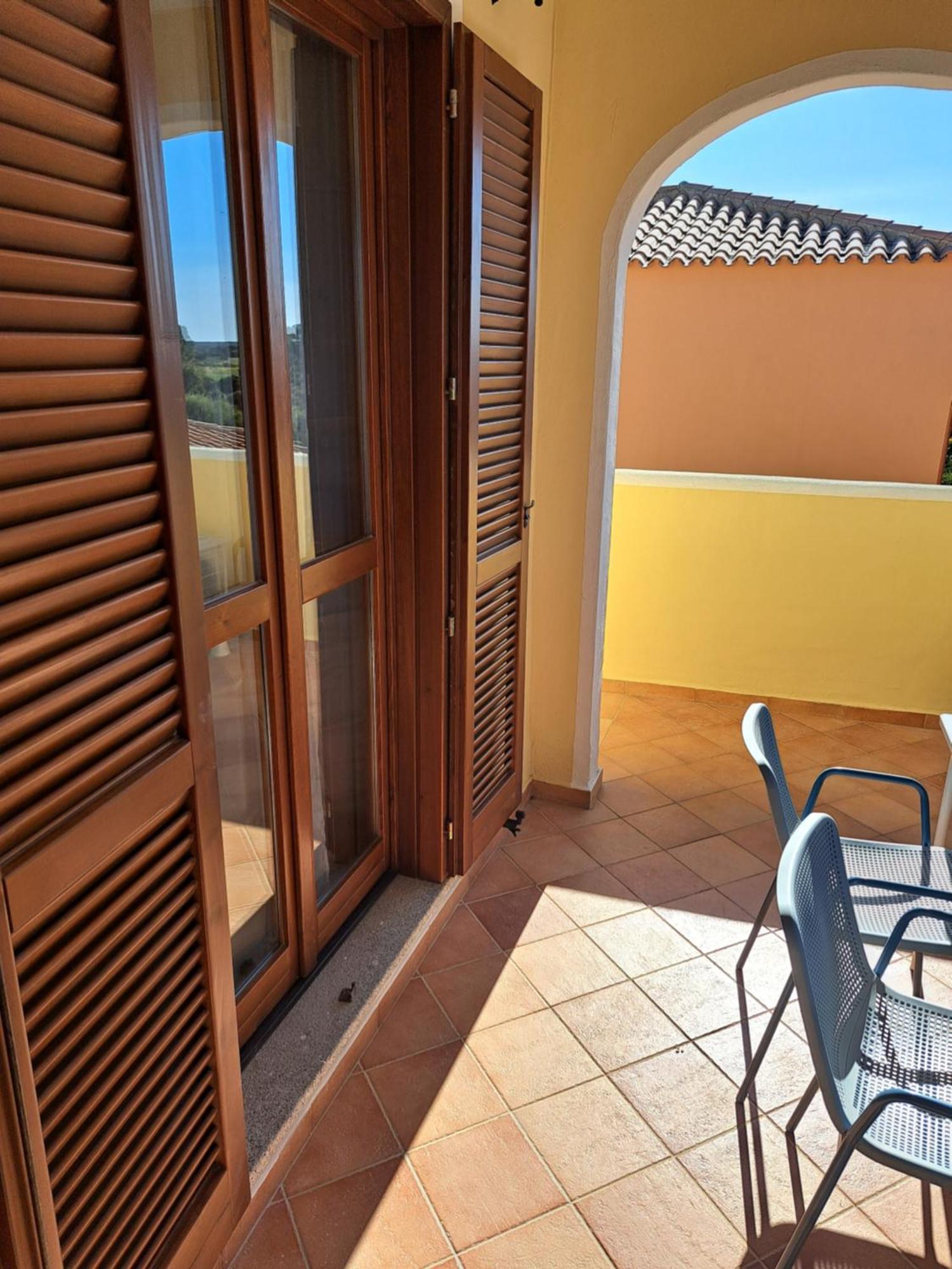 Apartamento Surf House Mirice Vignola Mare Exterior foto